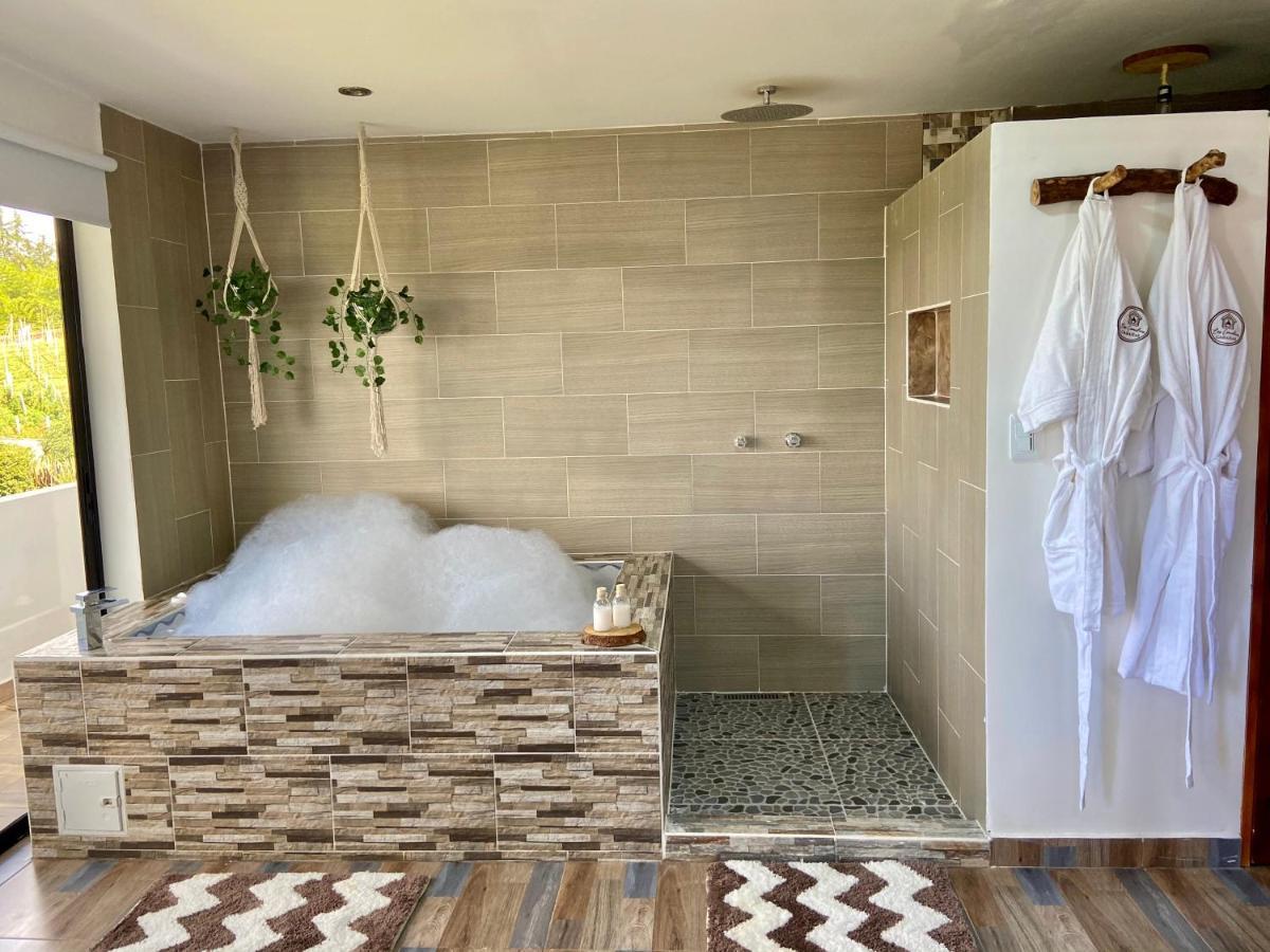 Cabanas Con Jacuzzi Y Chimenea - Casa Floral, Marinilla Buitenkant foto