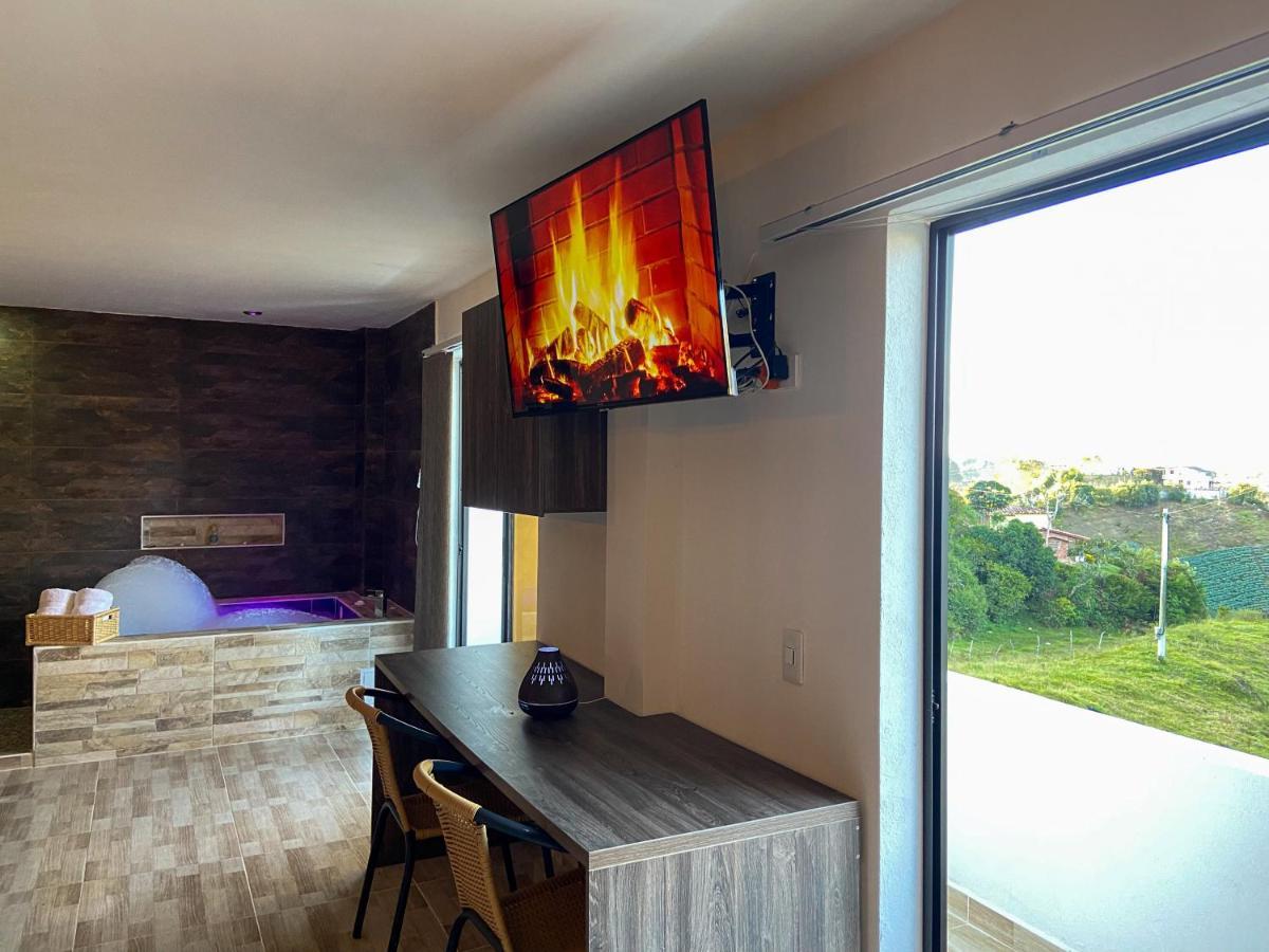 Cabanas Con Jacuzzi Y Chimenea - Casa Floral, Marinilla Buitenkant foto