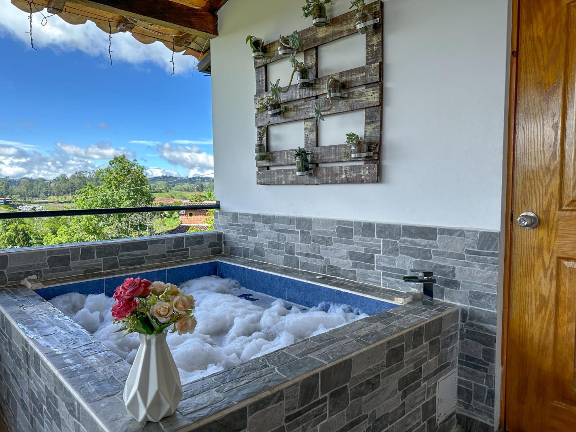 Cabanas Con Jacuzzi Y Chimenea - Casa Floral, Marinilla Buitenkant foto